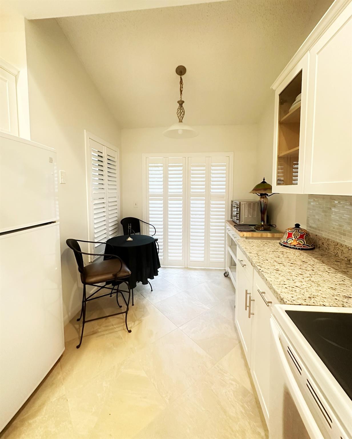 10980 Lake Front Pl 10980