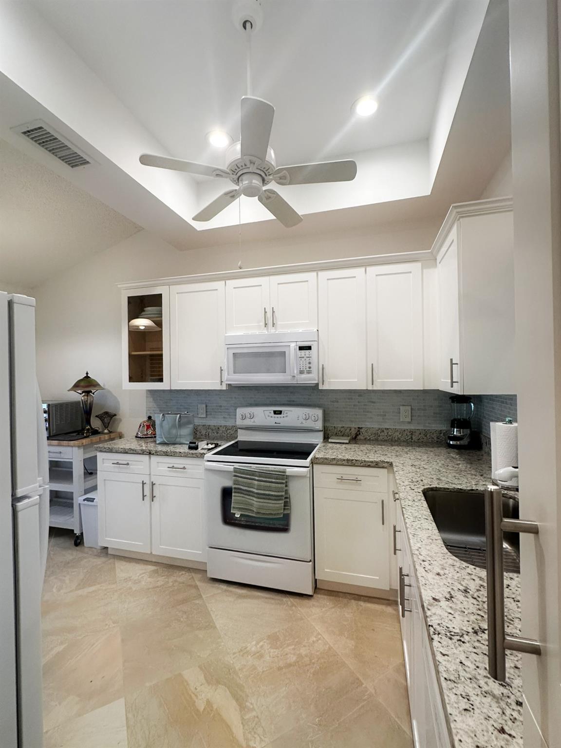 10980 Lake Front Pl 10980