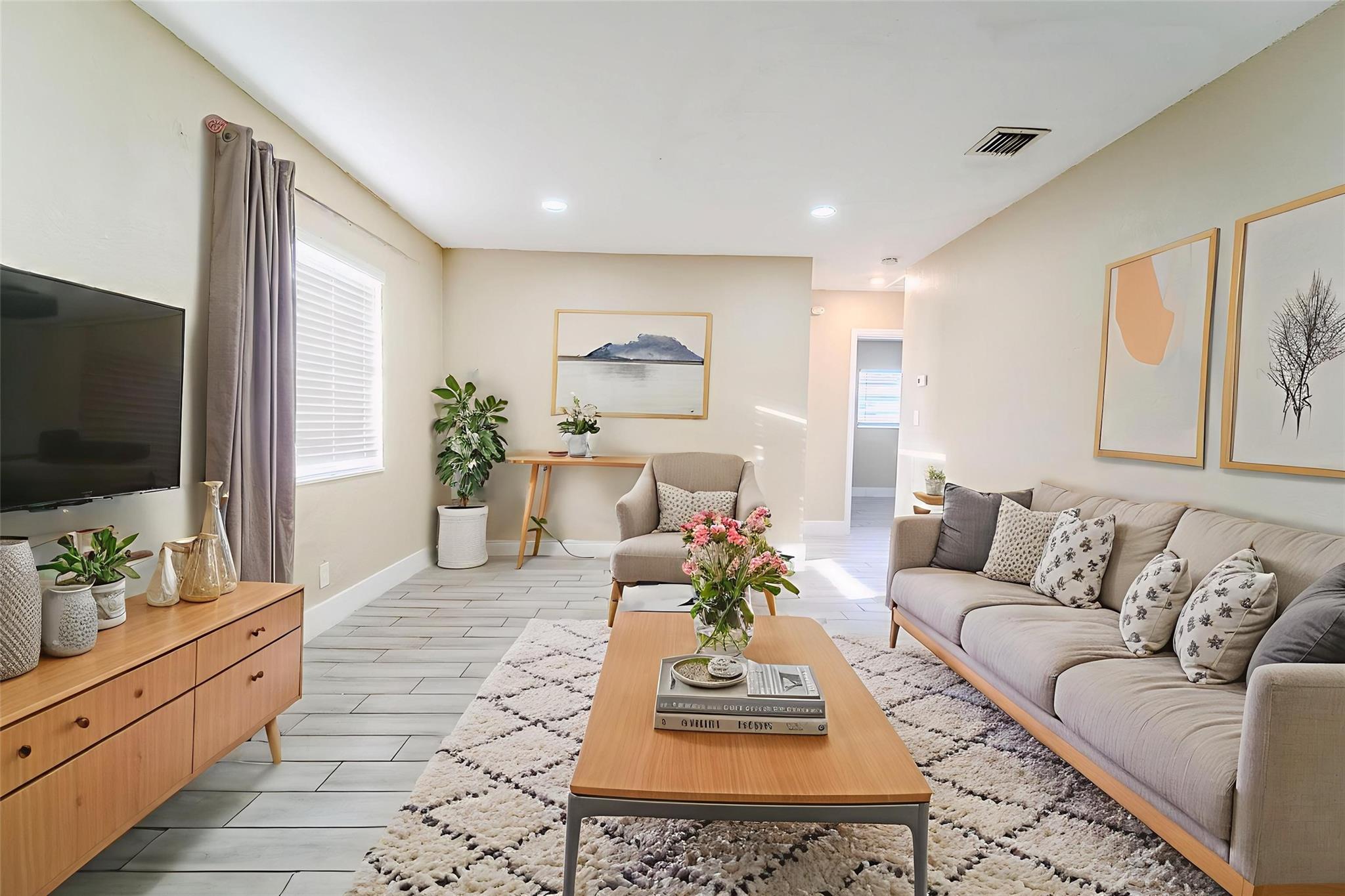 1786 Lauderdale Manor Dr