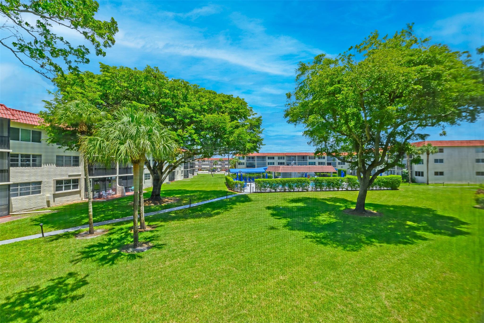 HOLLYBROOK GOLF AND TENNI - Residential