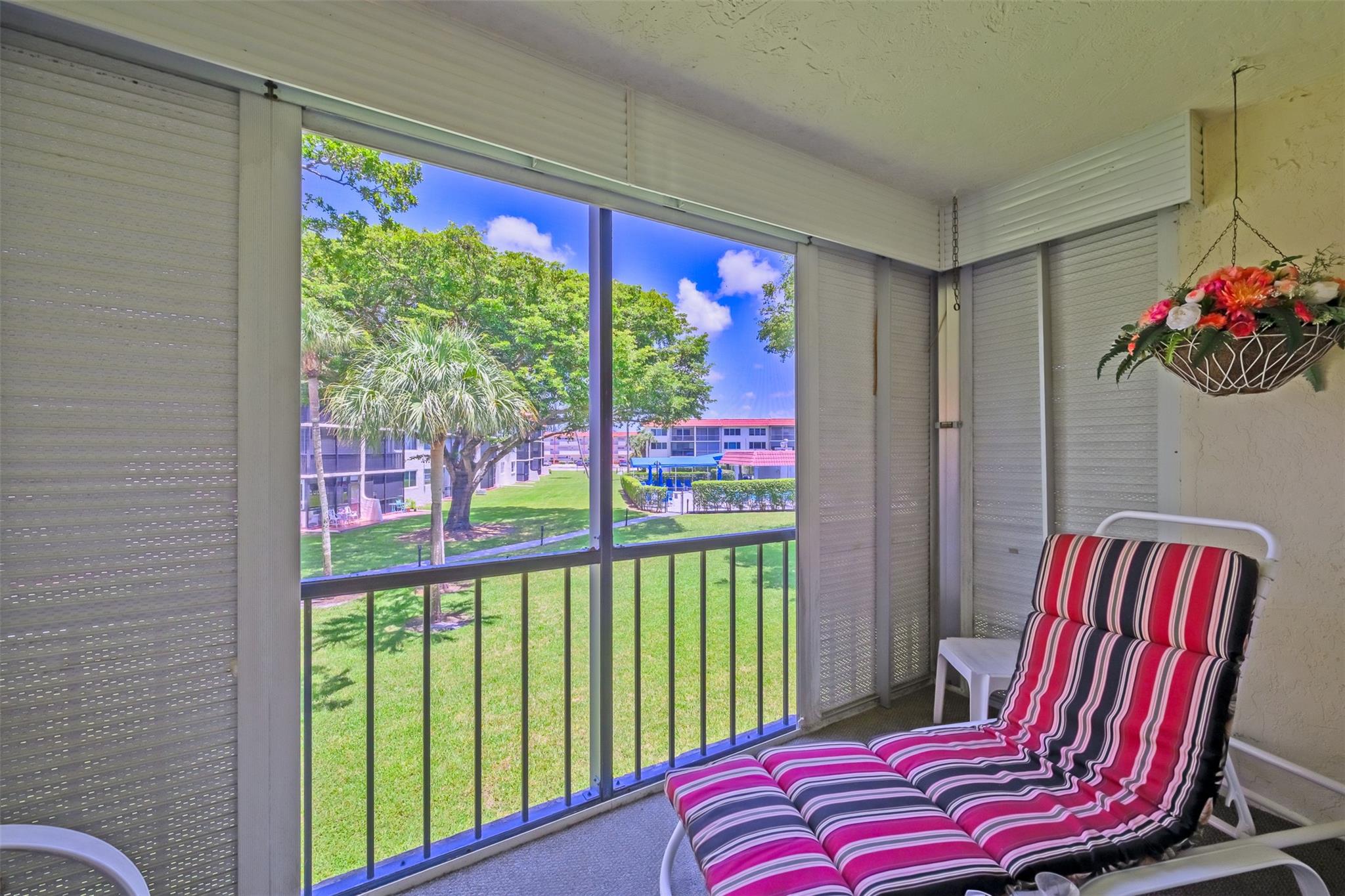 HOLLYBROOK GOLF AND TENNI - Residential