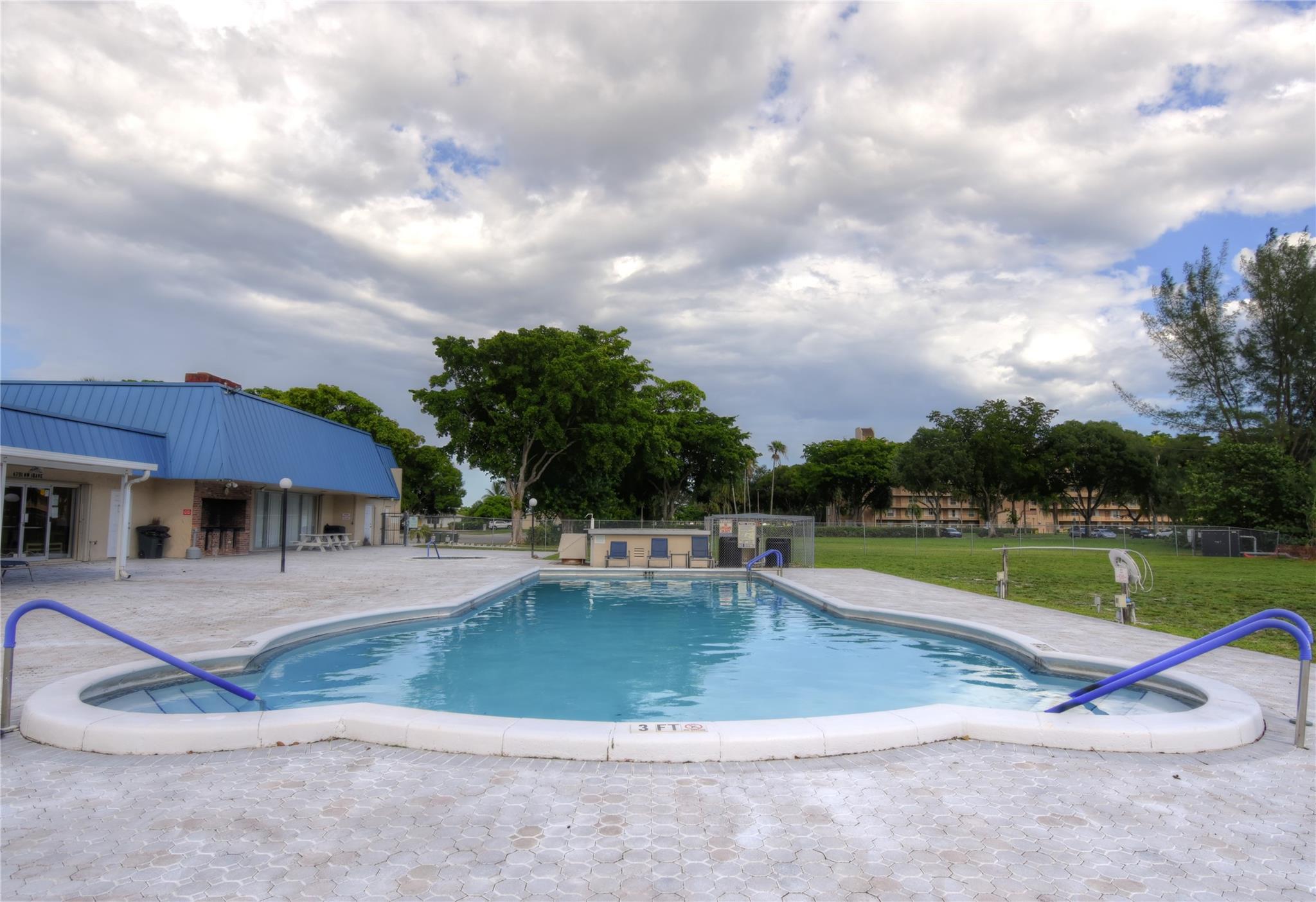 Crystal Lake 4th Sec 66-1 - Residential Lease