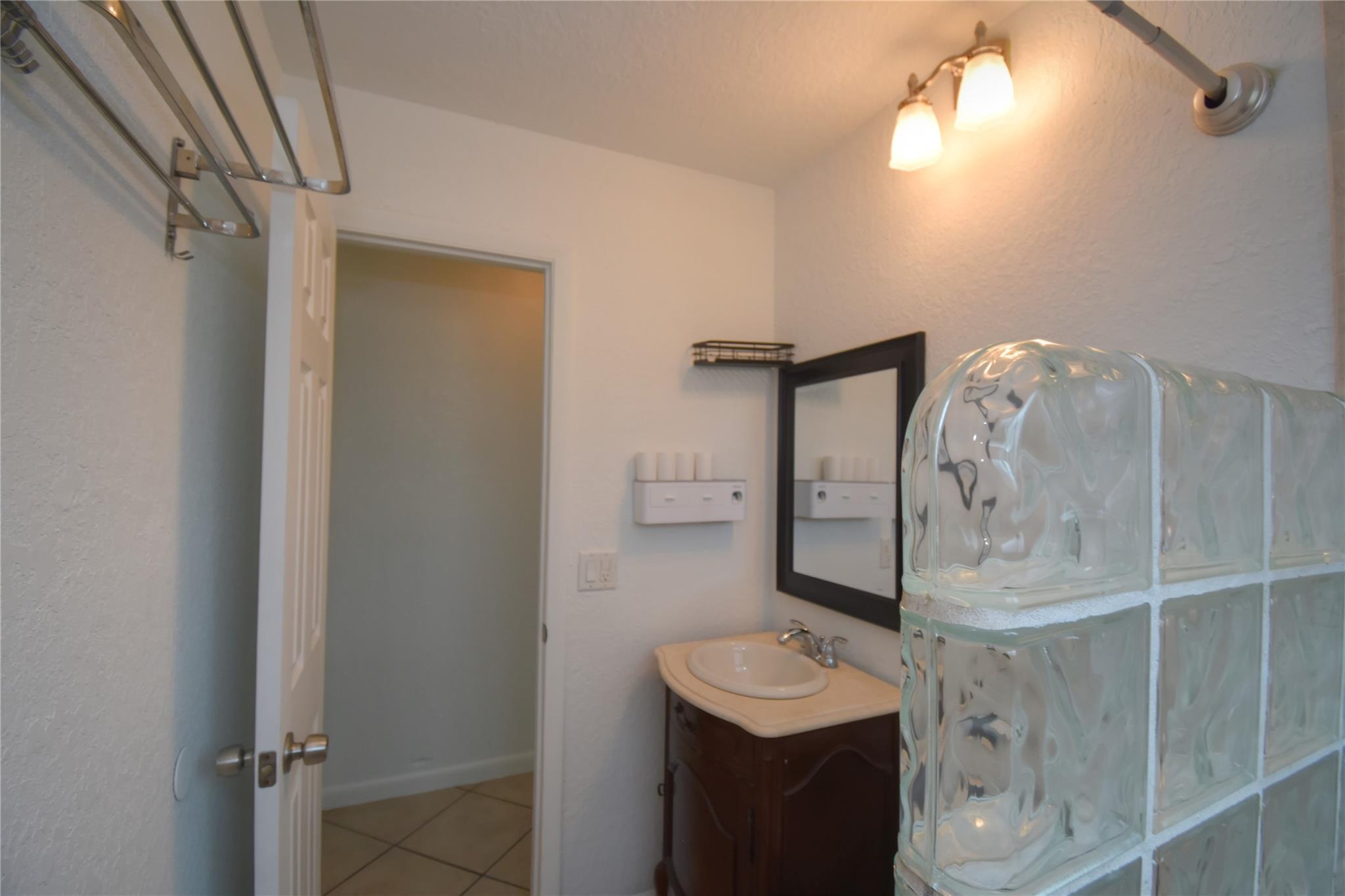 Crystal Lake 4th Sec 66-1 - Residential Lease