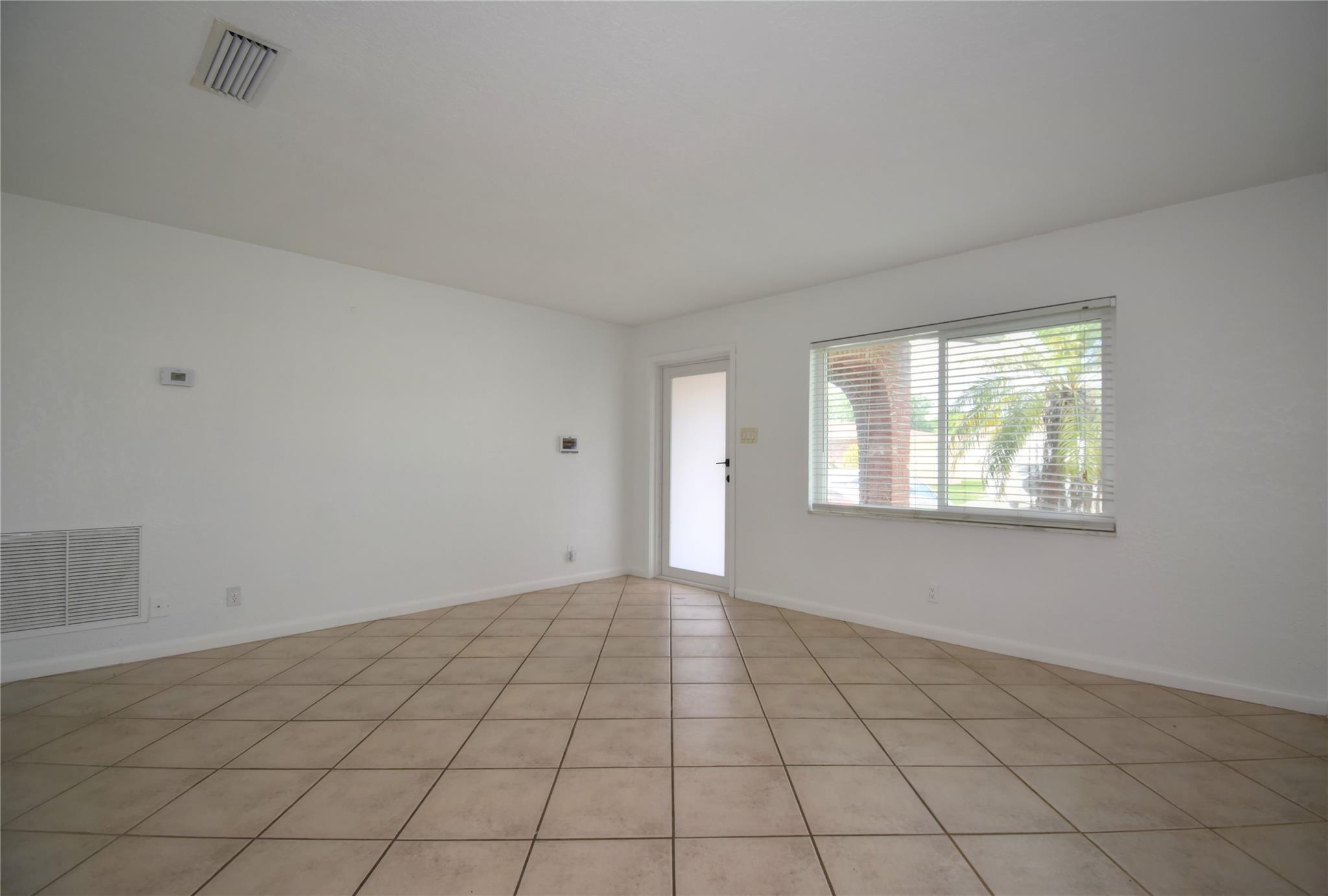 Crystal Lake 4th Sec 66-1 - Residential Lease