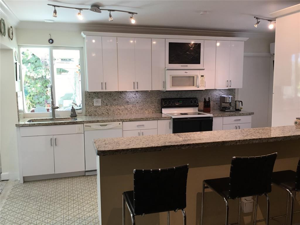 Country Club Homes 38-13 - Residential