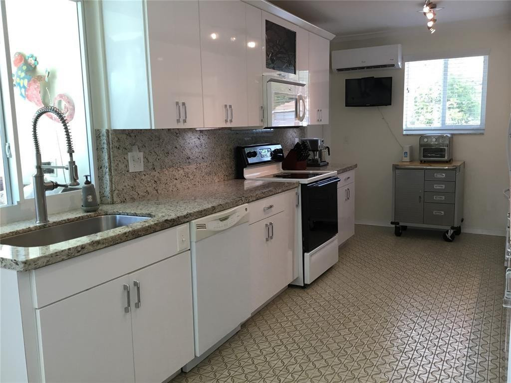 Country Club Homes 38-13 - Residential