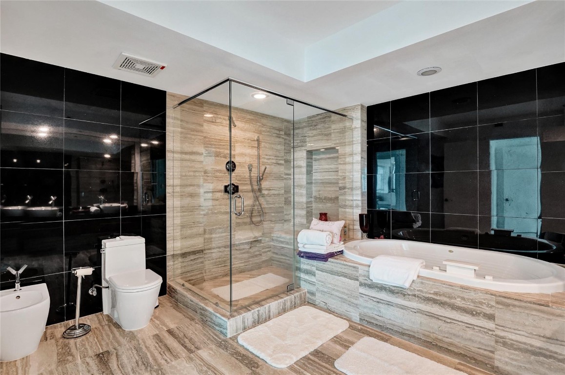 Las Olas Beach Club - Residential Lease