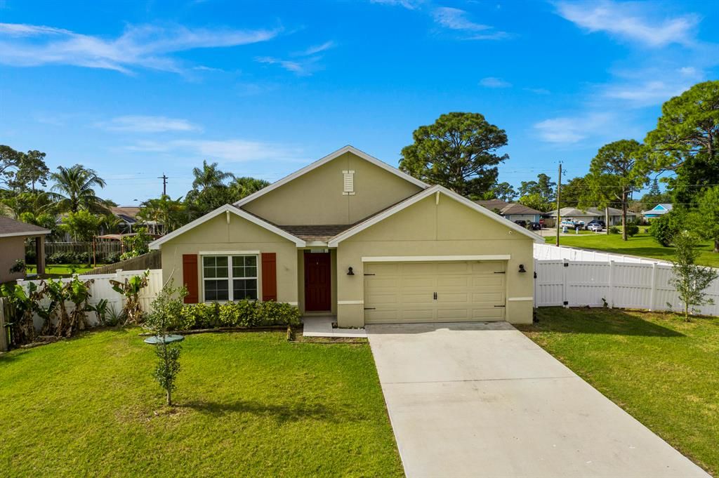Photo of 998 SW Worcester Lane, Port Saint Lucie, FL 34953 (MLS # R10784501)