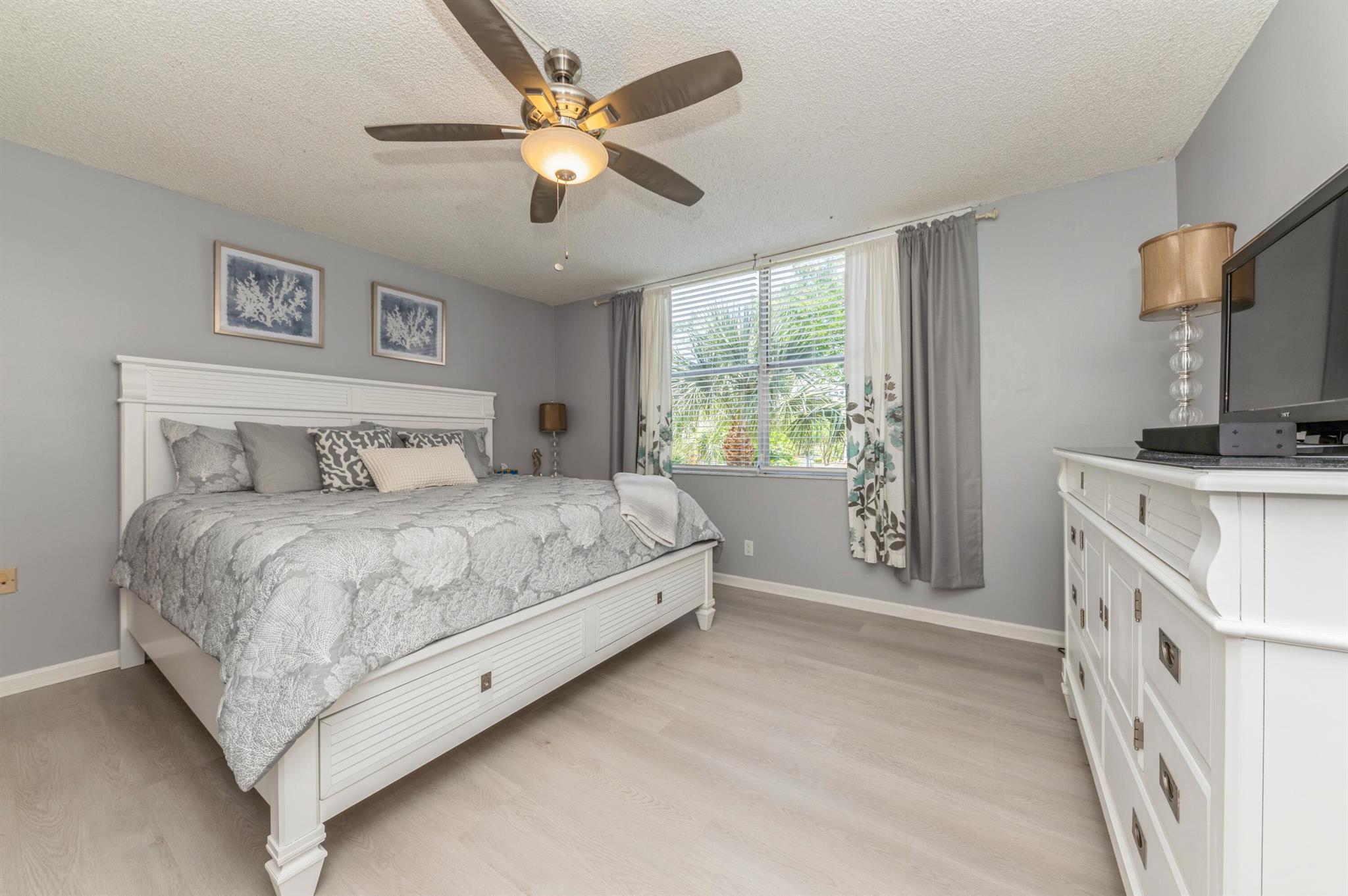 14527 Bonaire Boulevard 303