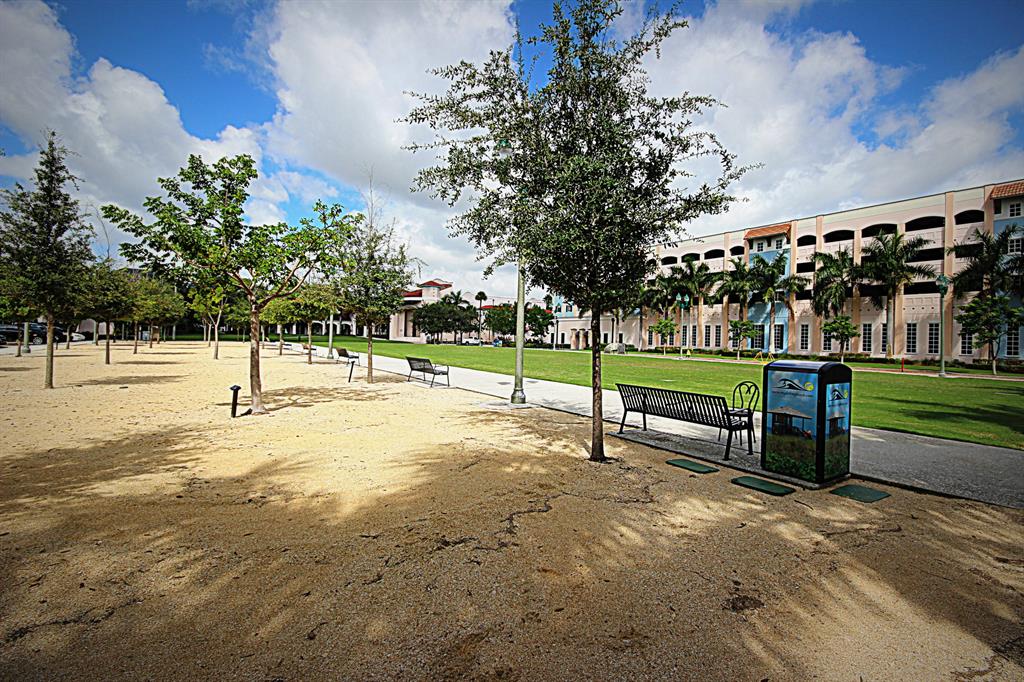 TROPIC HARBOR - Residential