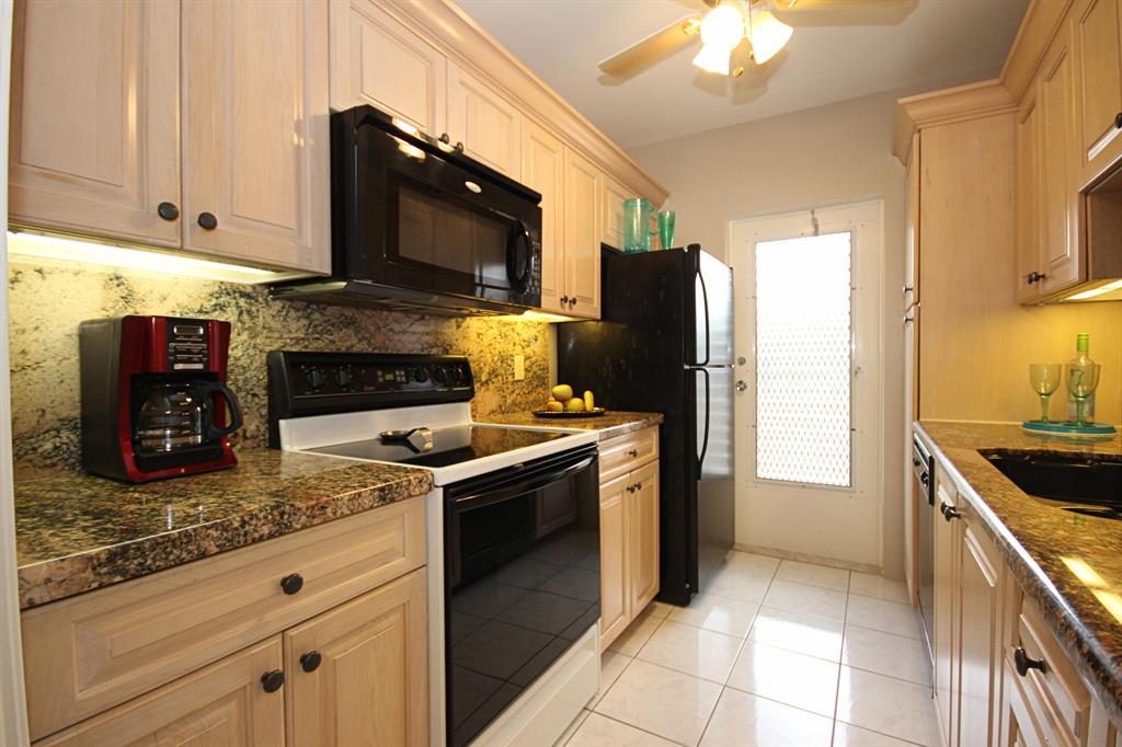 TROPIC HARBOR - Residential