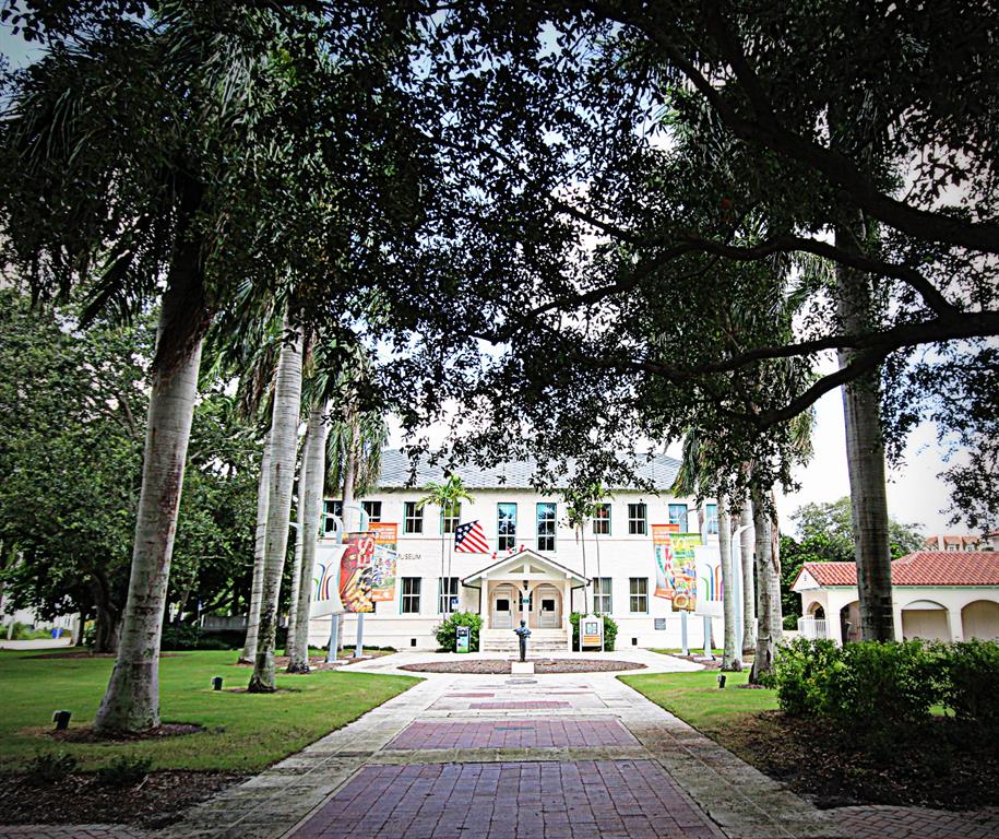 TROPIC HARBOR - Residential