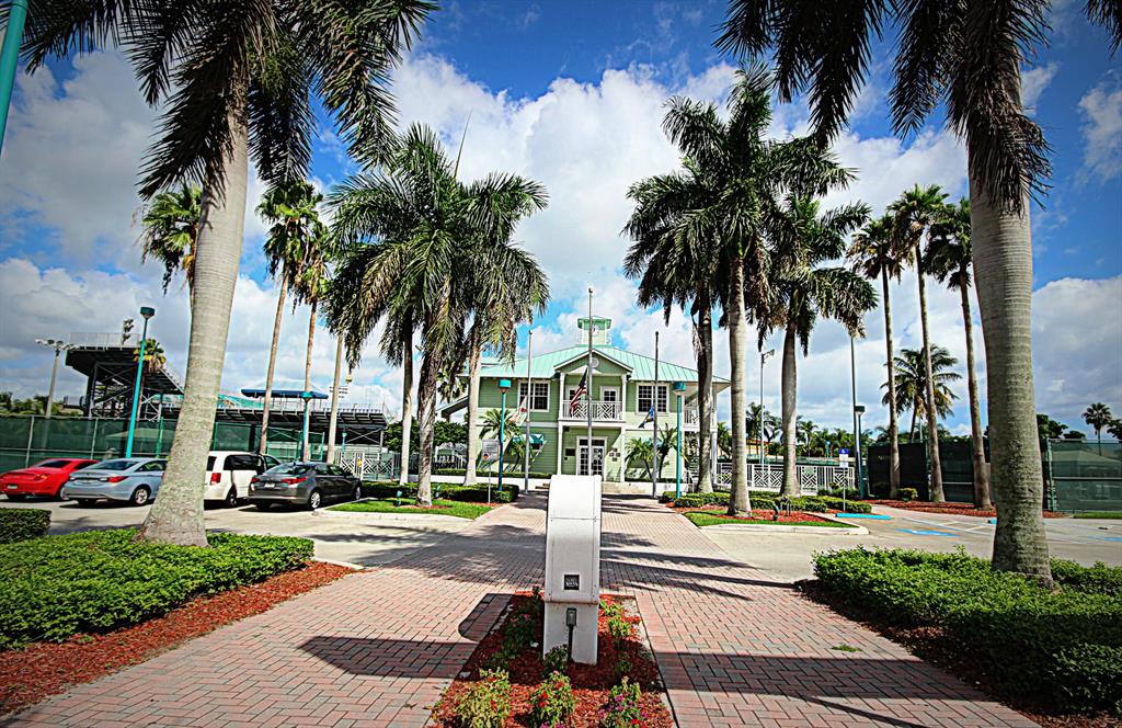 TROPIC HARBOR - Residential