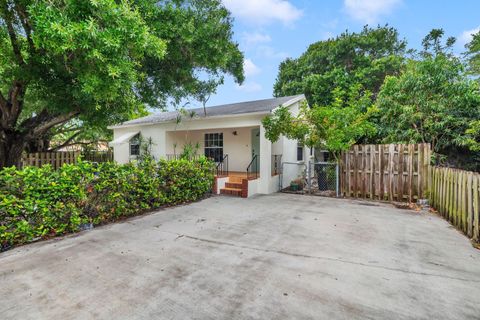 704 S Pine Street Lake Worth Beach FL 33460