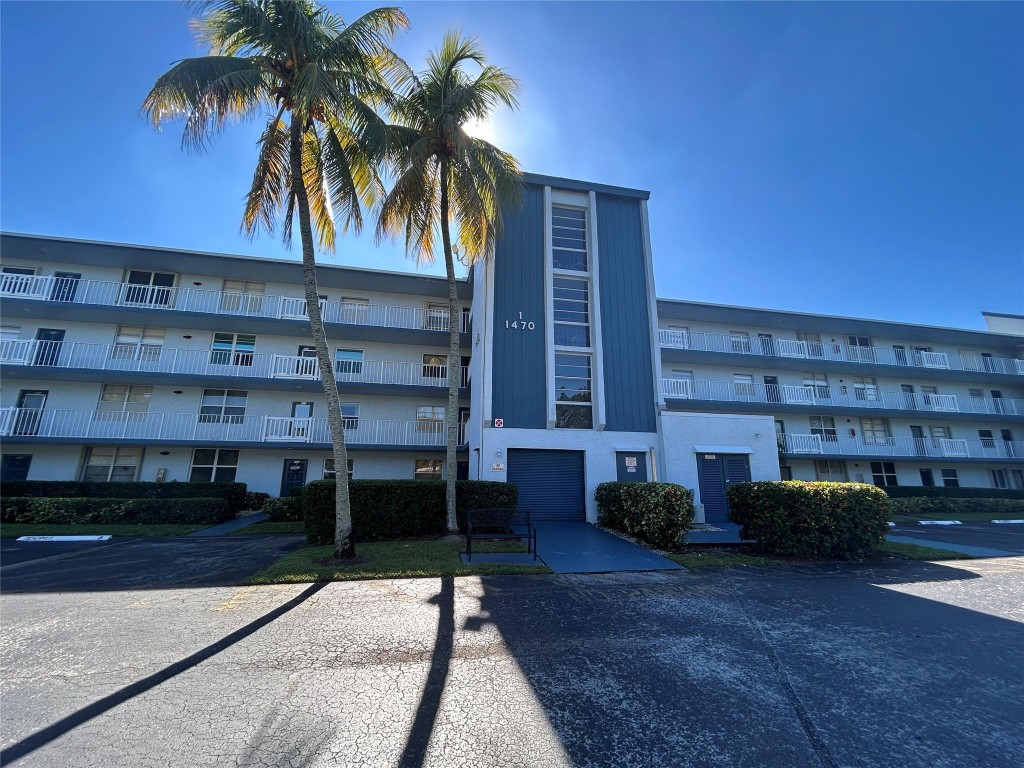 PALM SPRINGS 2 - Residential