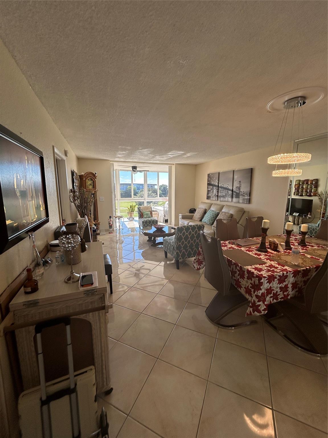 PALM SPRINGS 2 - Residential