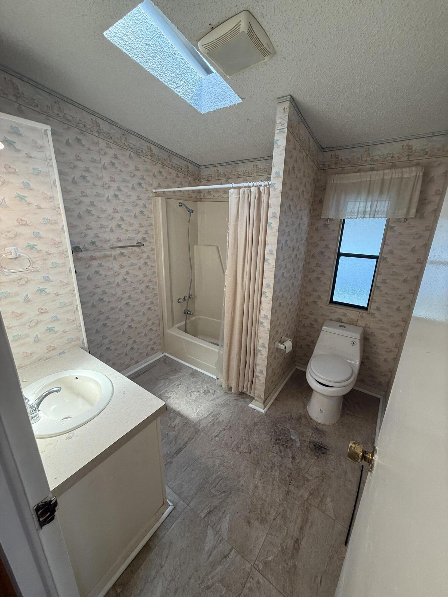 Palm Breezes Club - Residential