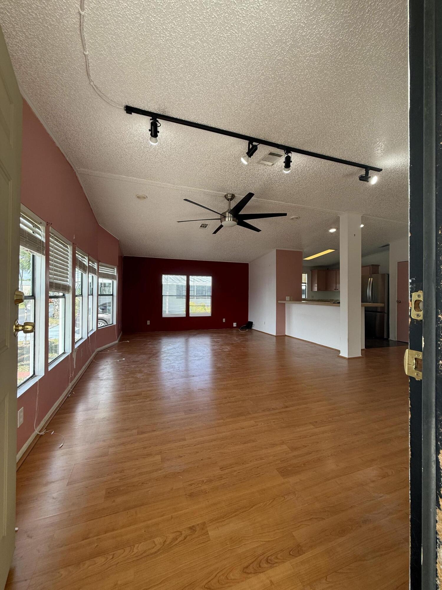 Palm Breezes Club - Residential