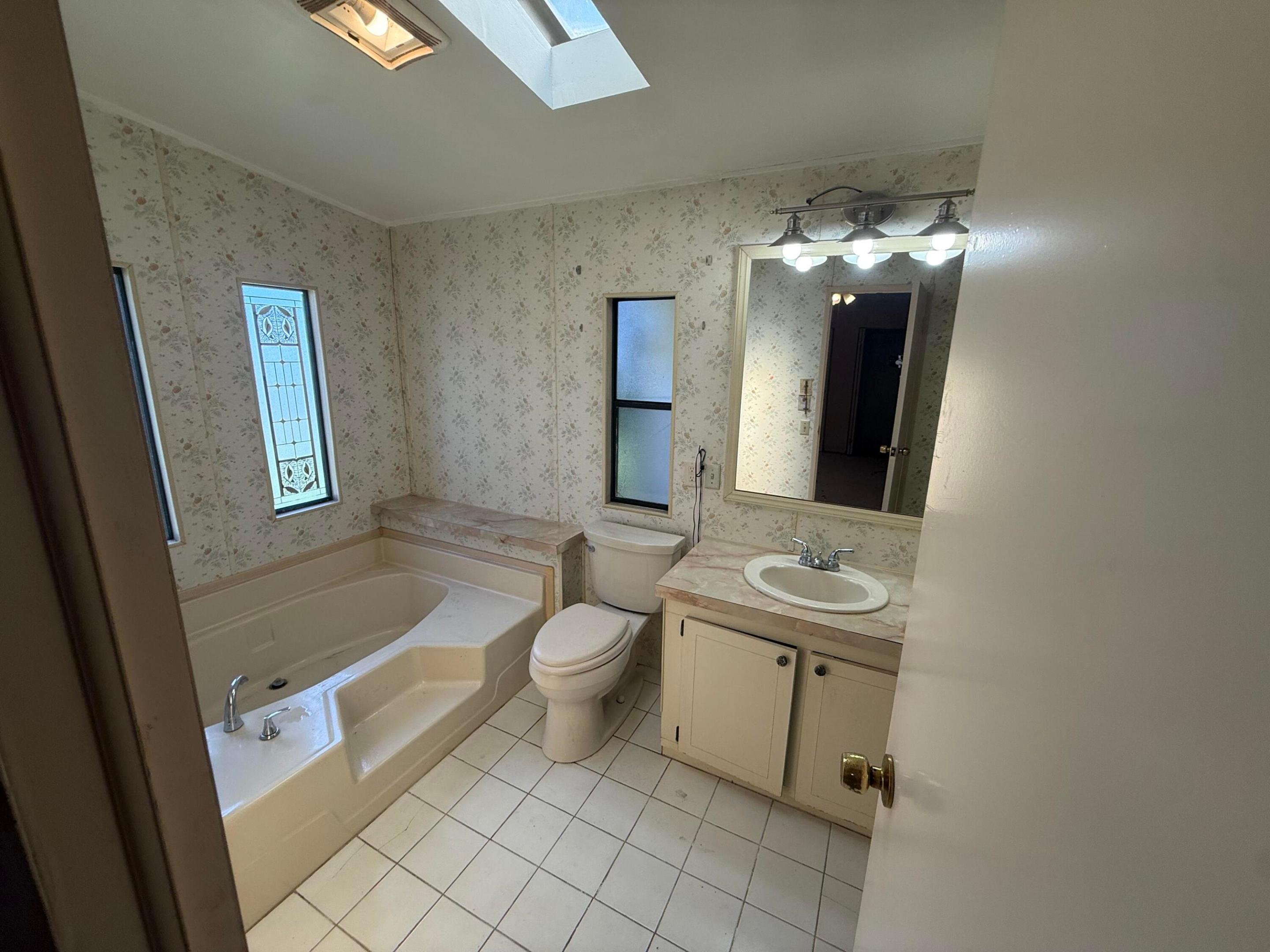 Palm Breezes Club - Residential