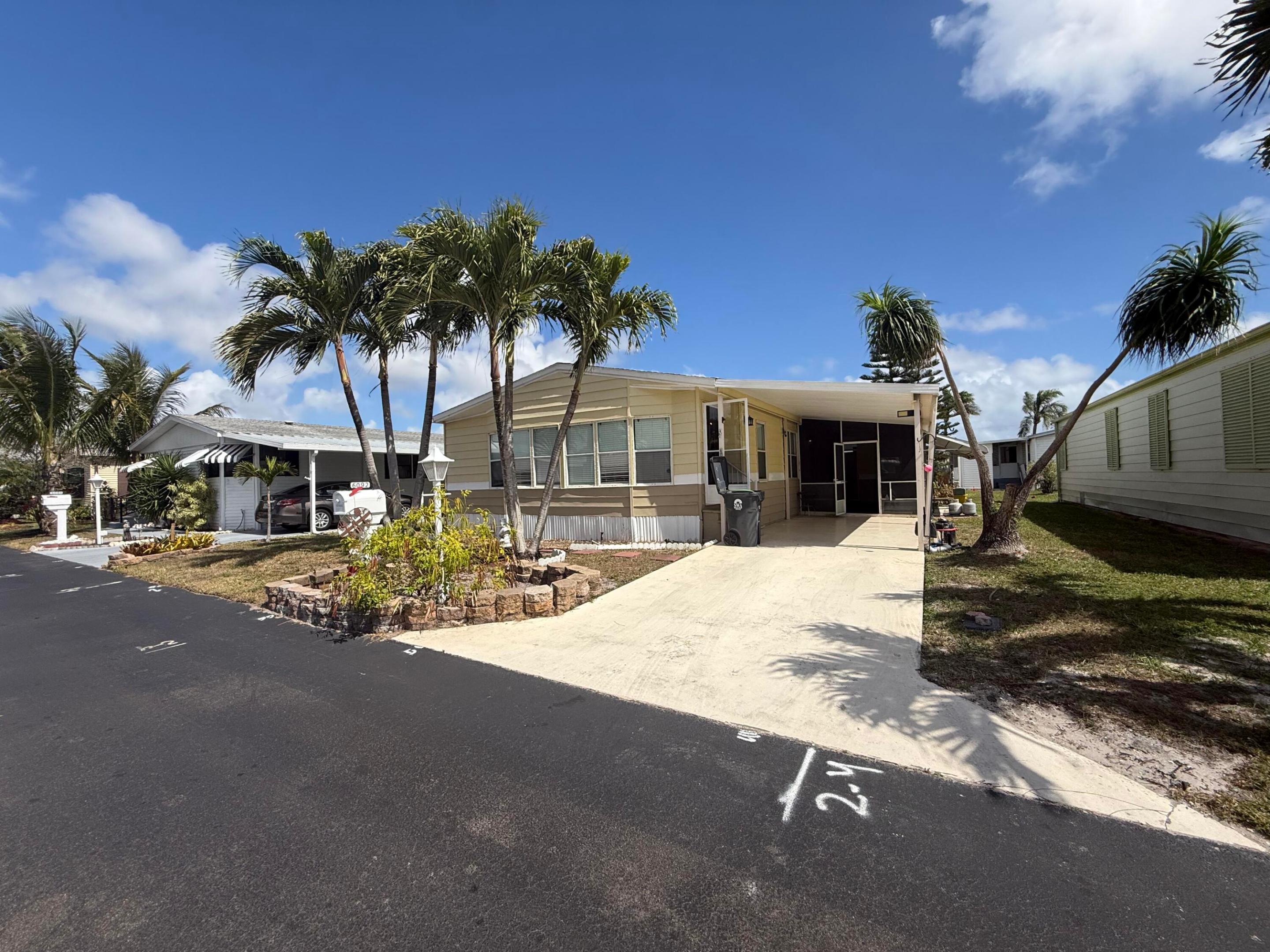 Palm Breezes Club - Residential