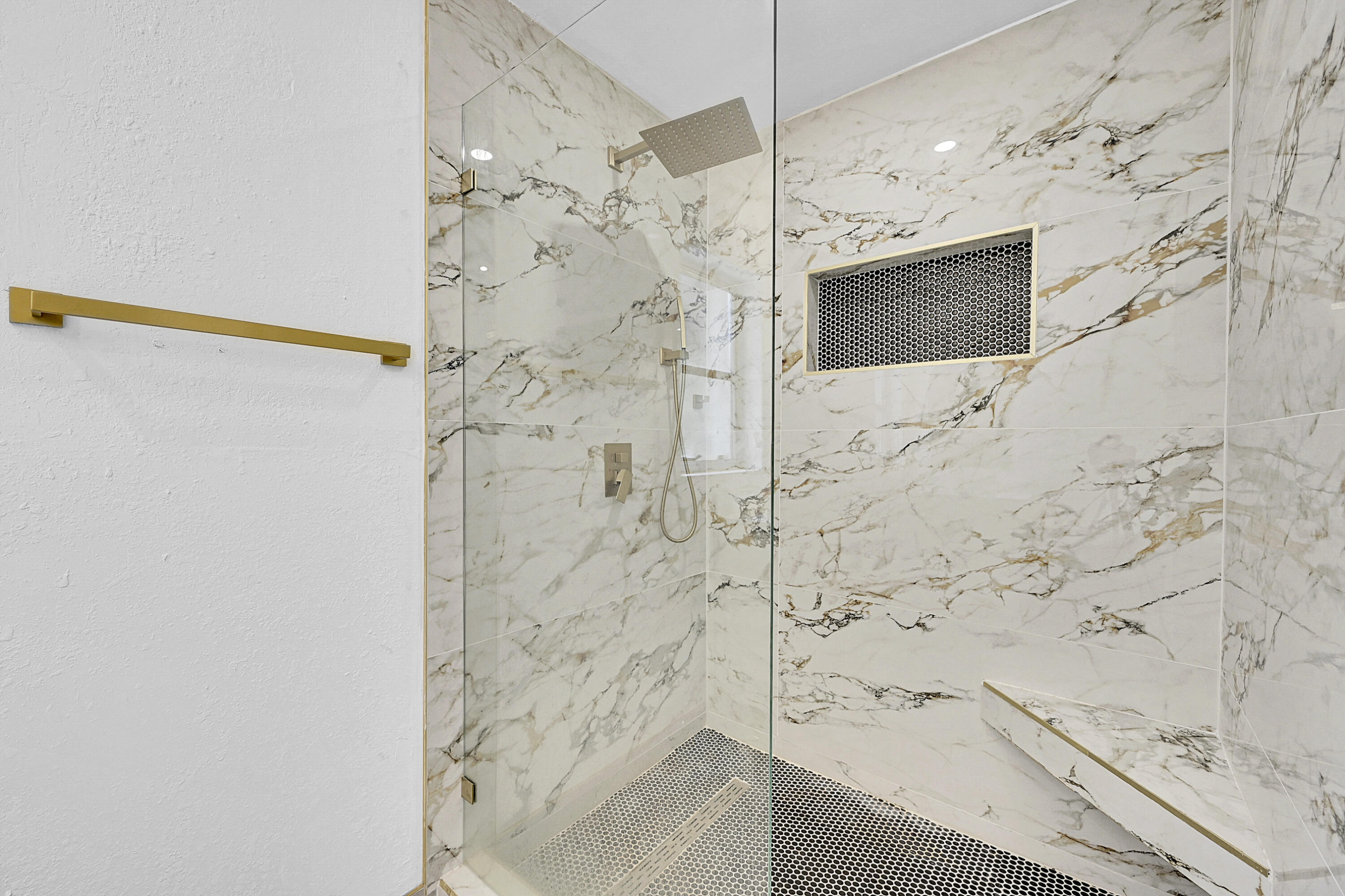 LYONS PARK - Residential Lease