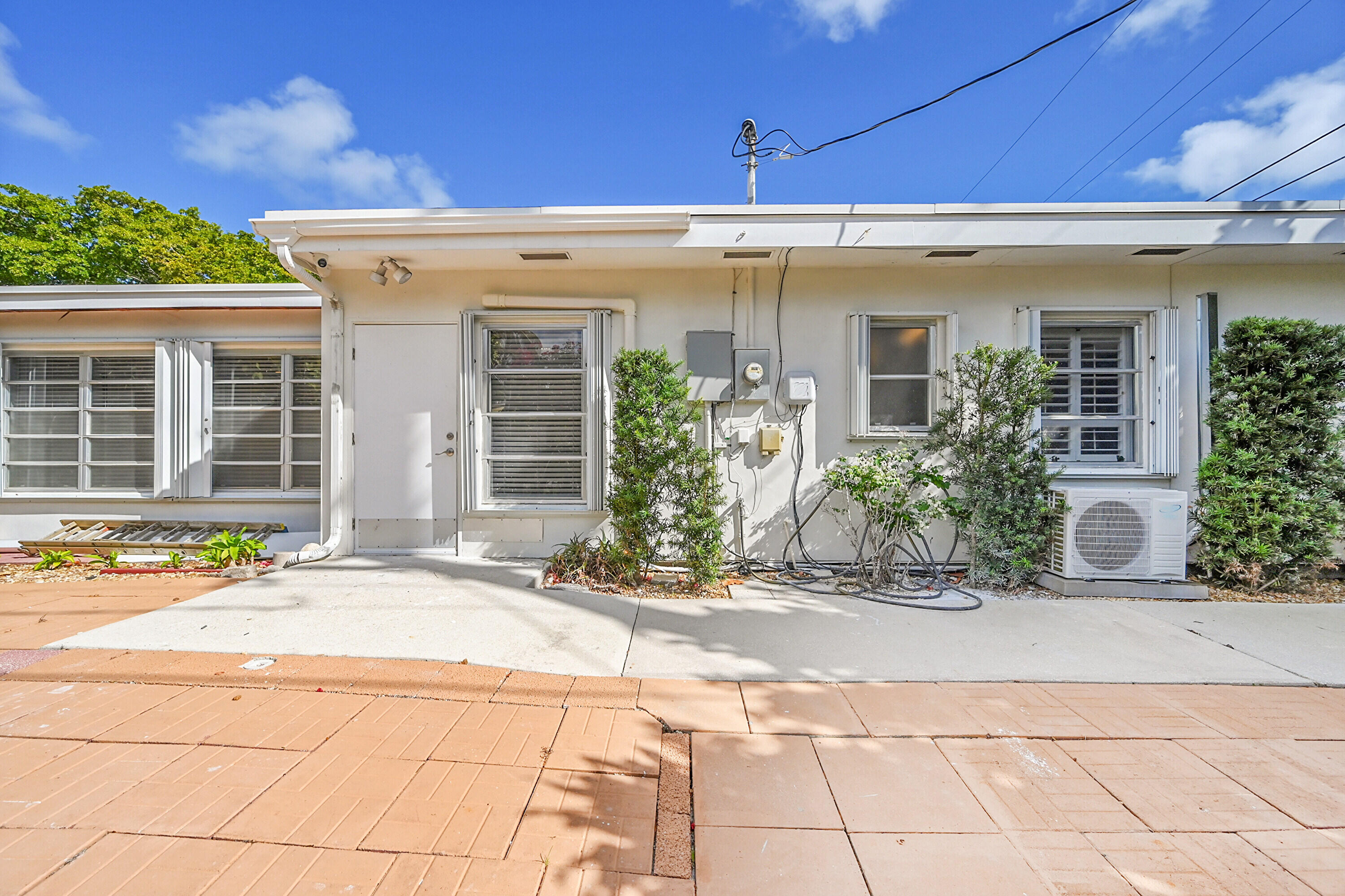 LYONS PARK - Residential Lease