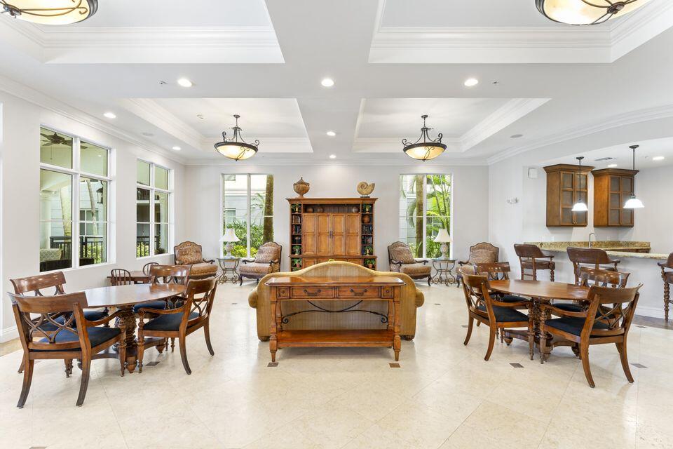 VIZCAYA LAKES CONDO - Residential