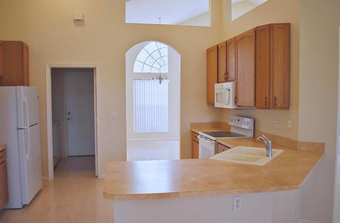 PORT ST LUCIE SECTION 13 - Residential Lease