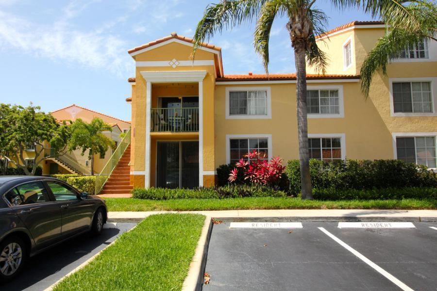 Yacht Club - Residential Lease