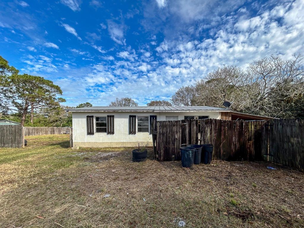 Photo of 850 E Coker Road, Fort Pierce, FL 34945 (MLS # R11055460)