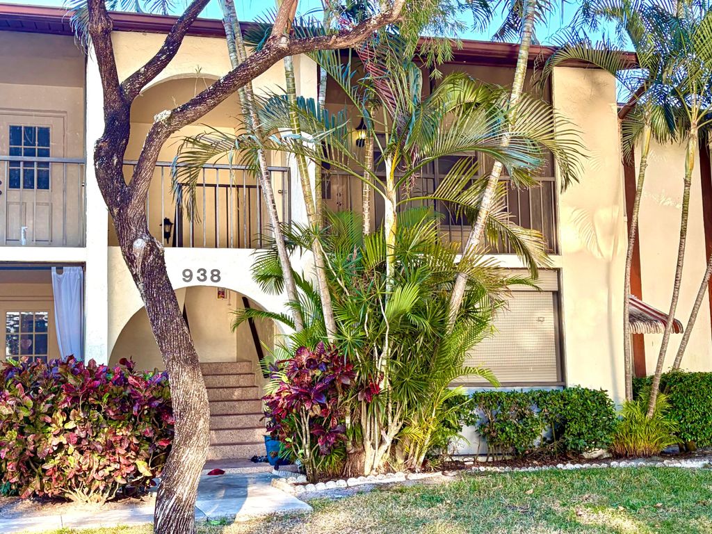 Photo of 4835 Sable Pine Circle #D2, West Palm Beach, FL 33417 (MLS # R11163153)