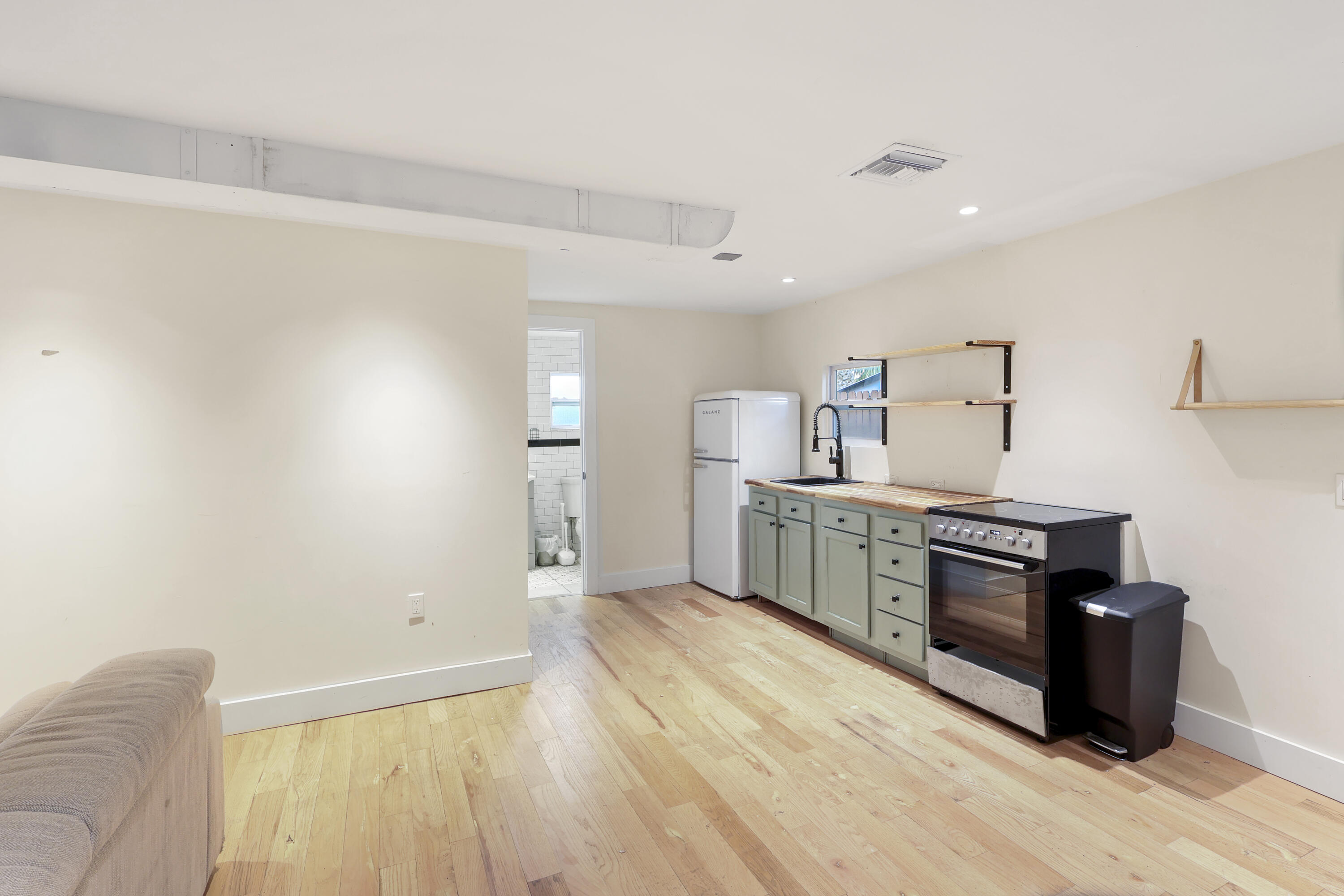 MOSS & HEISLER - Residential Income