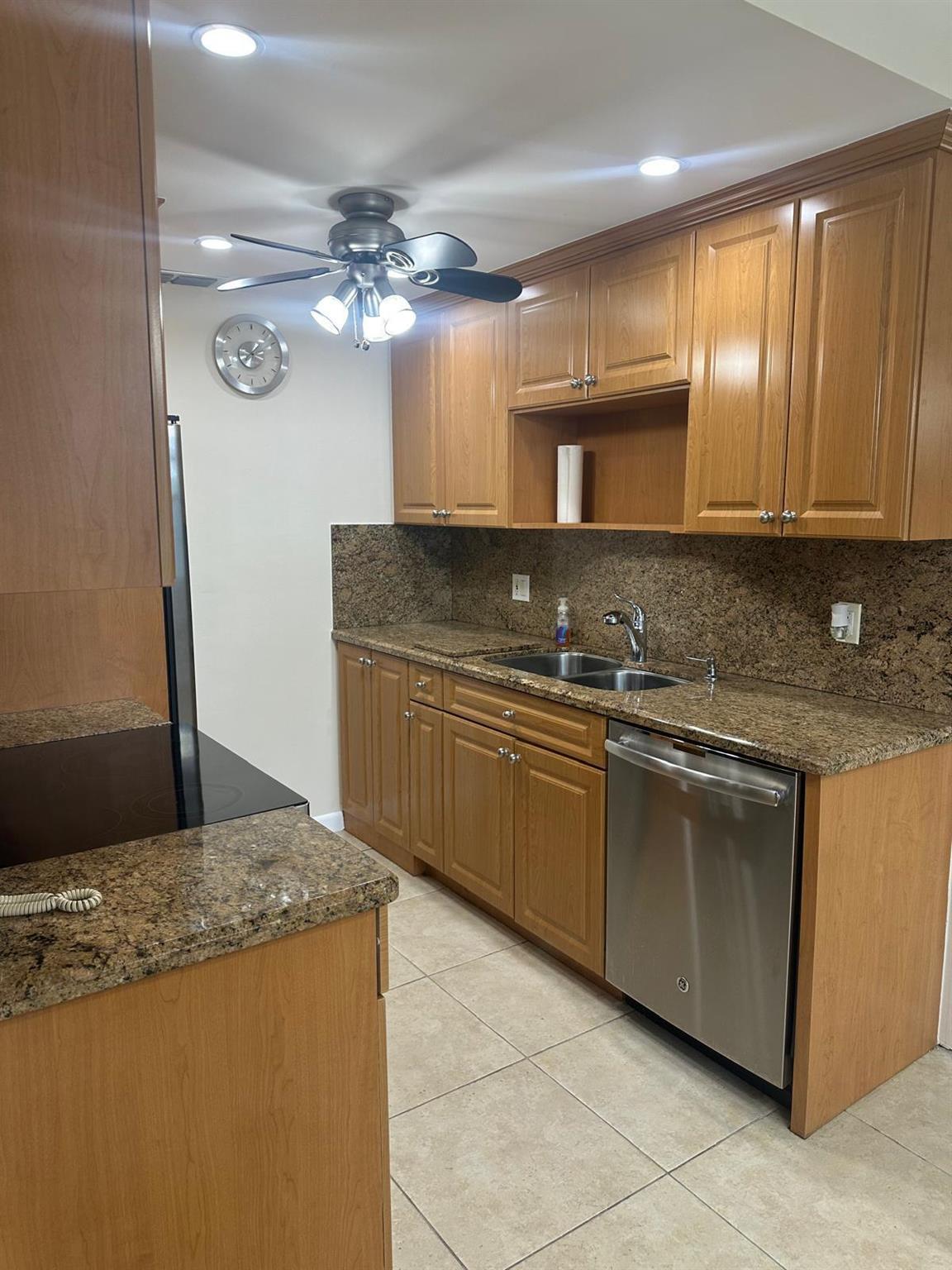 Nice clean unit.