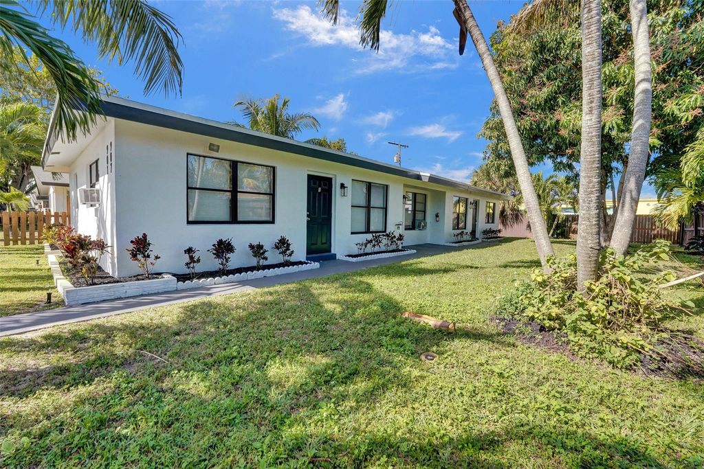 Photo of 901 NE 40th St #2, Oakland Park, FL 33334 (MLS # F10486475)