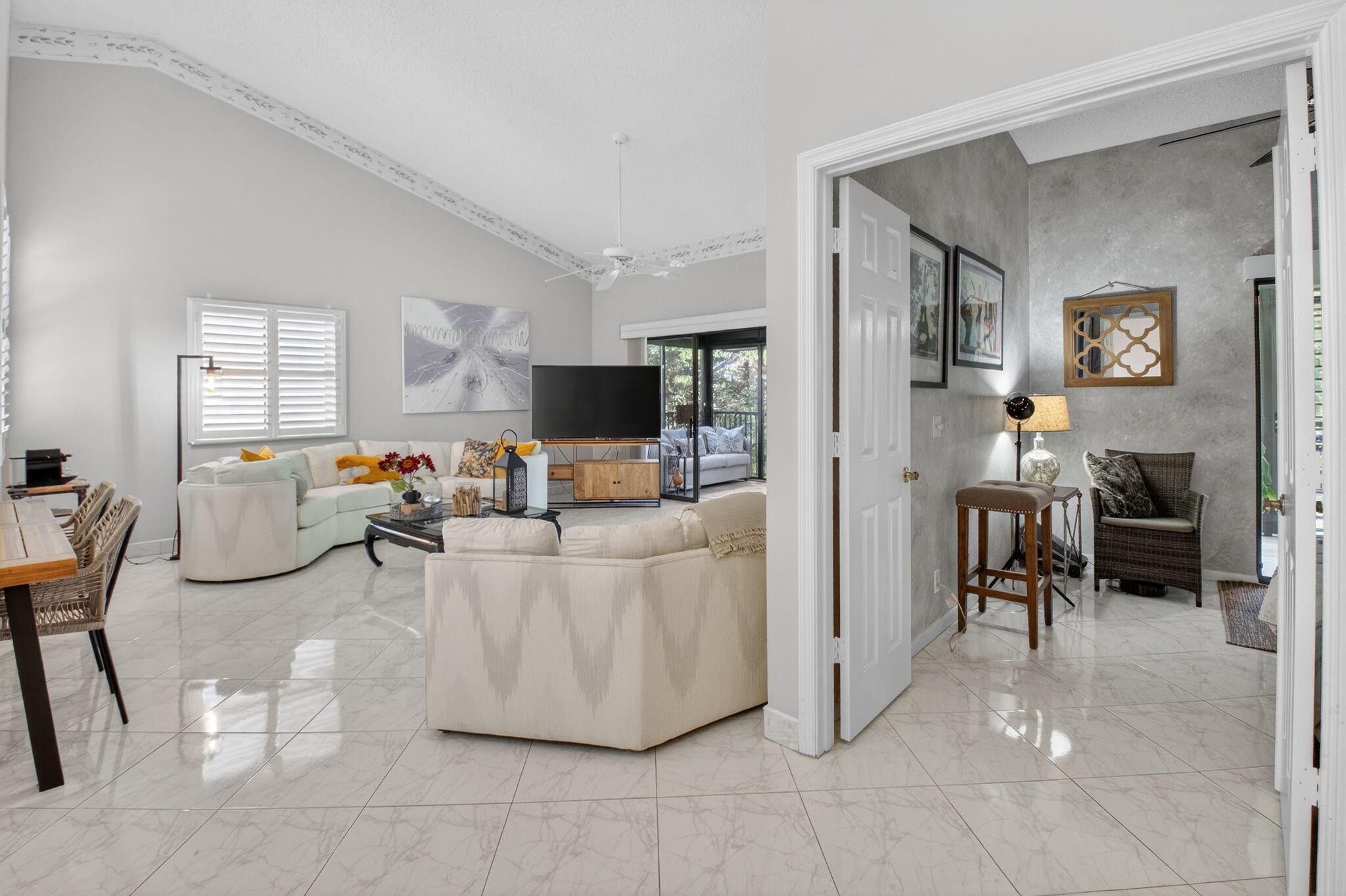 LEXINGTON CLUB VILLAS CON - Residential