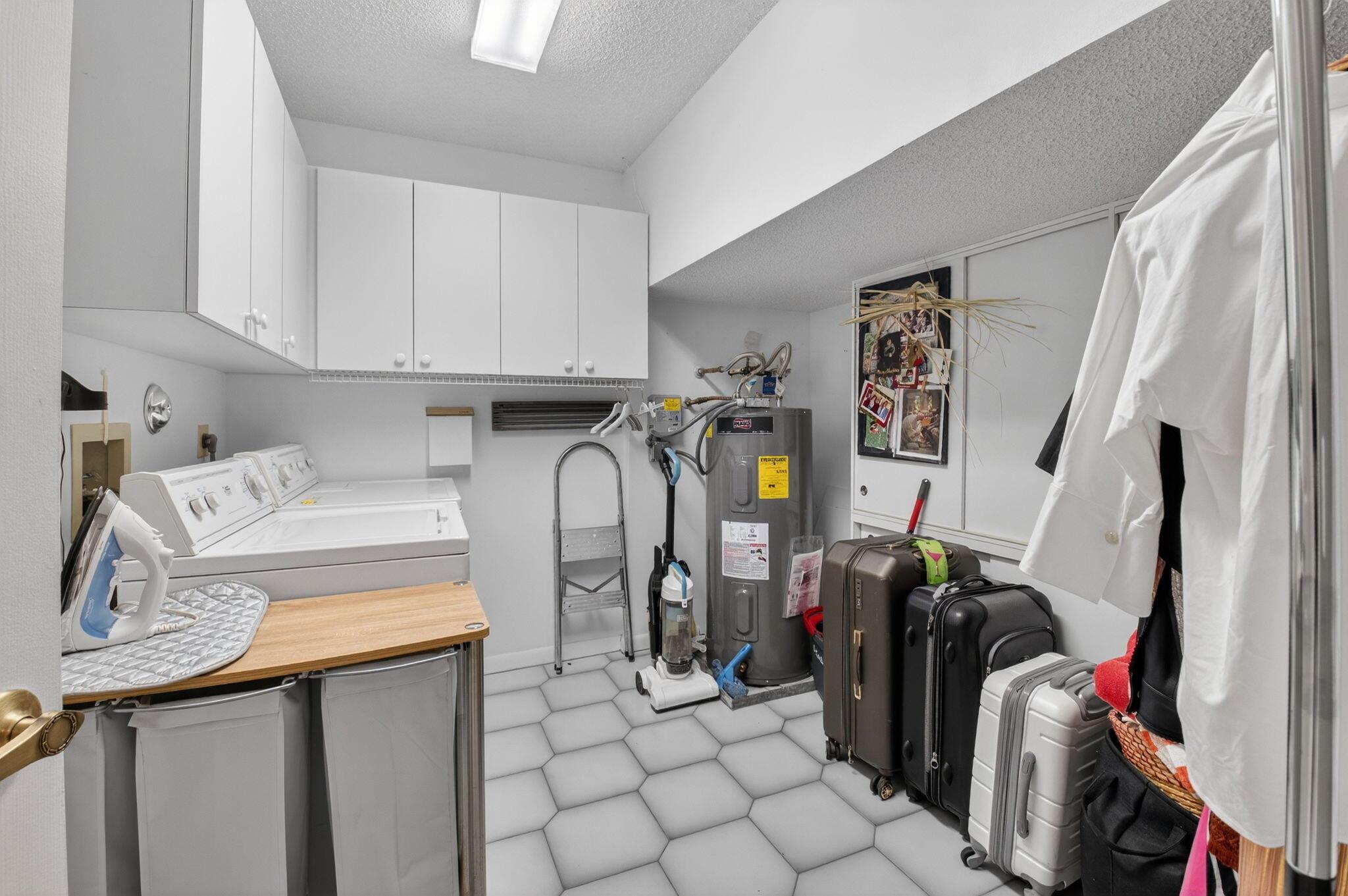 LEXINGTON CLUB VILLAS CON - Residential