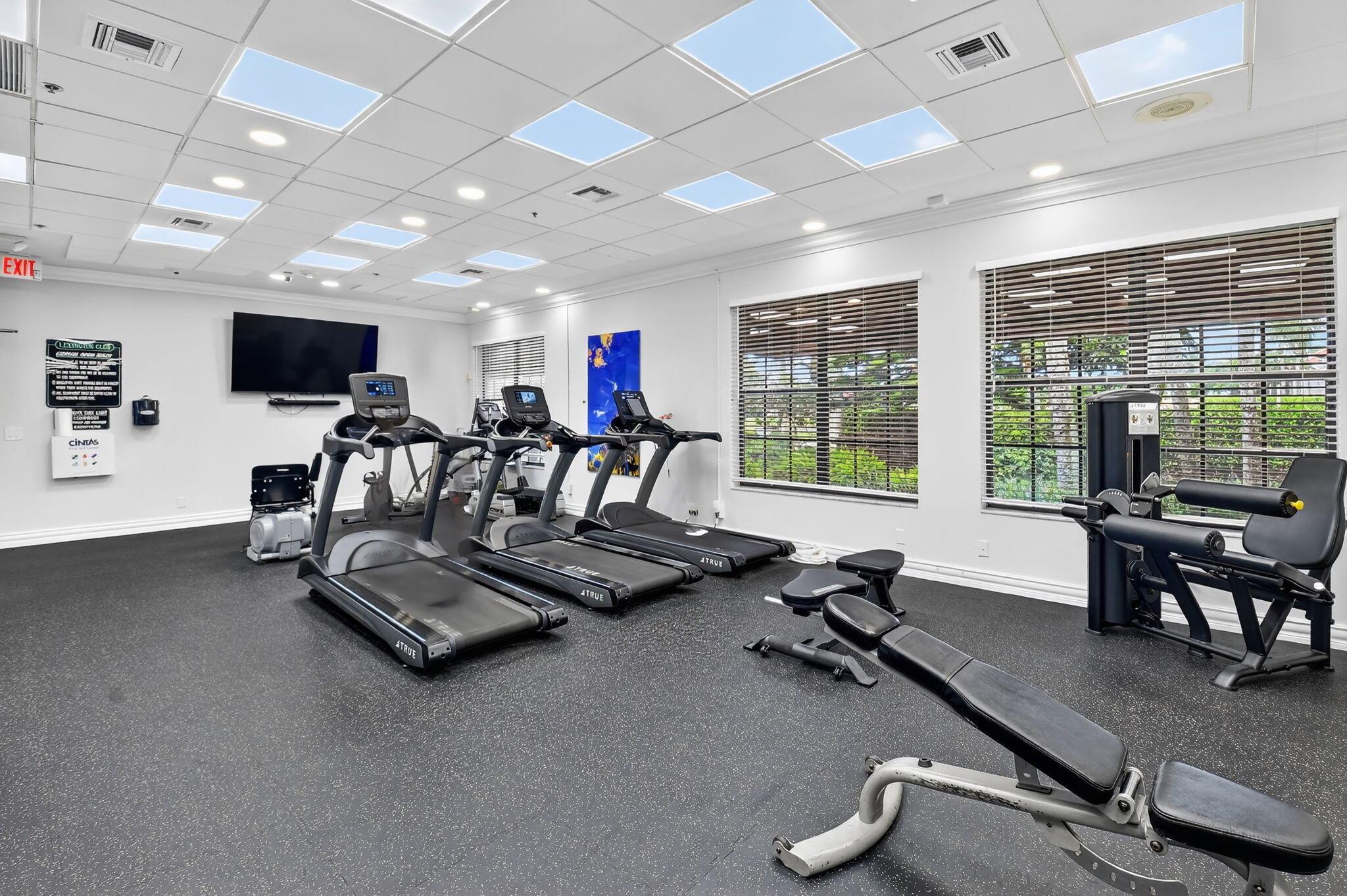 LEXINGTON CLUB VILLAS CON - Residential