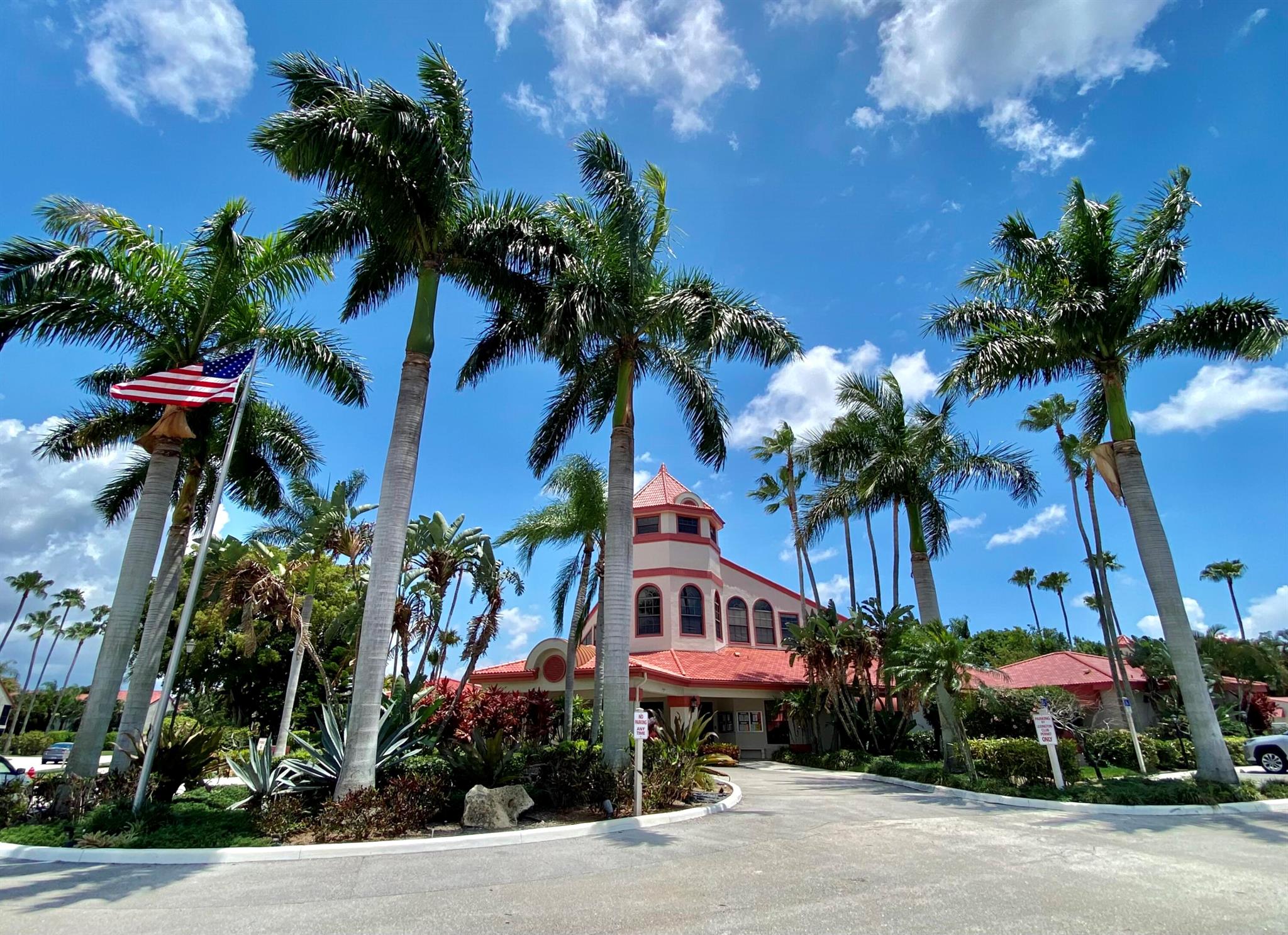 LEXINGTON CLUB VILLAS CON - Residential