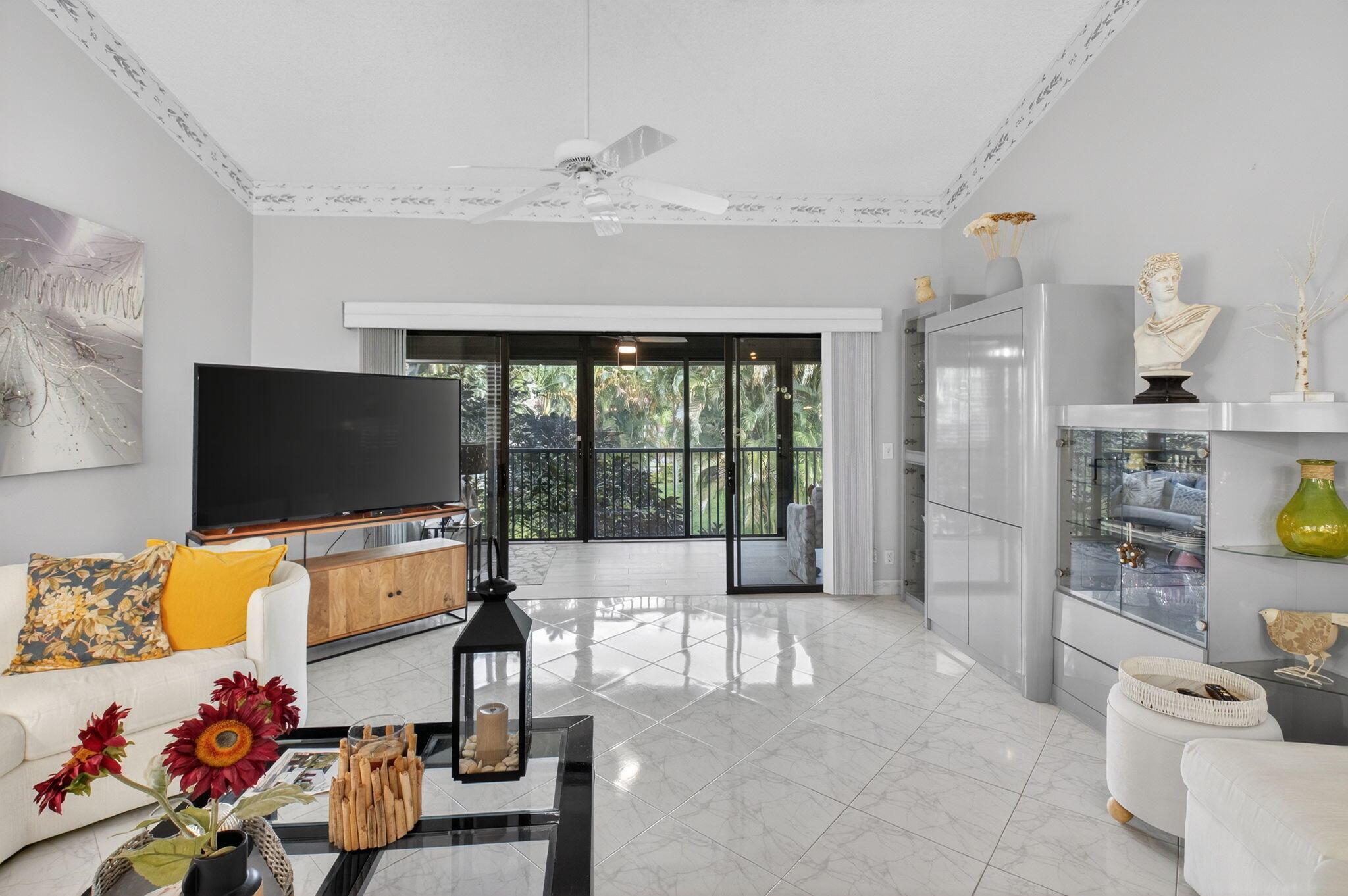 LEXINGTON CLUB VILLAS CON - Residential