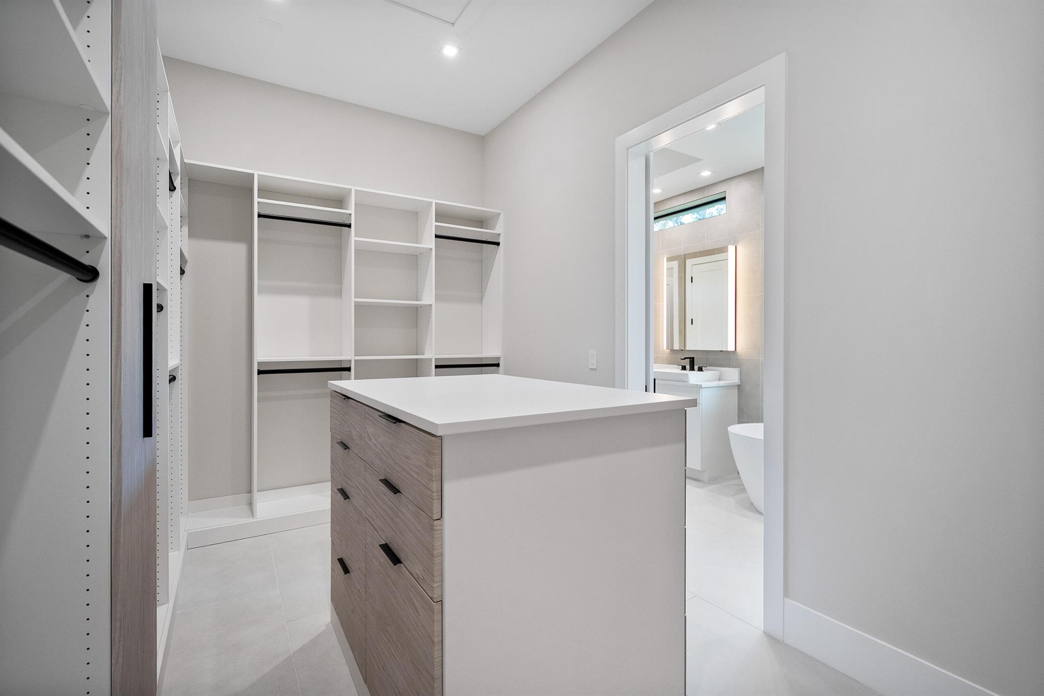 SEAGLASS P. D. - Residential