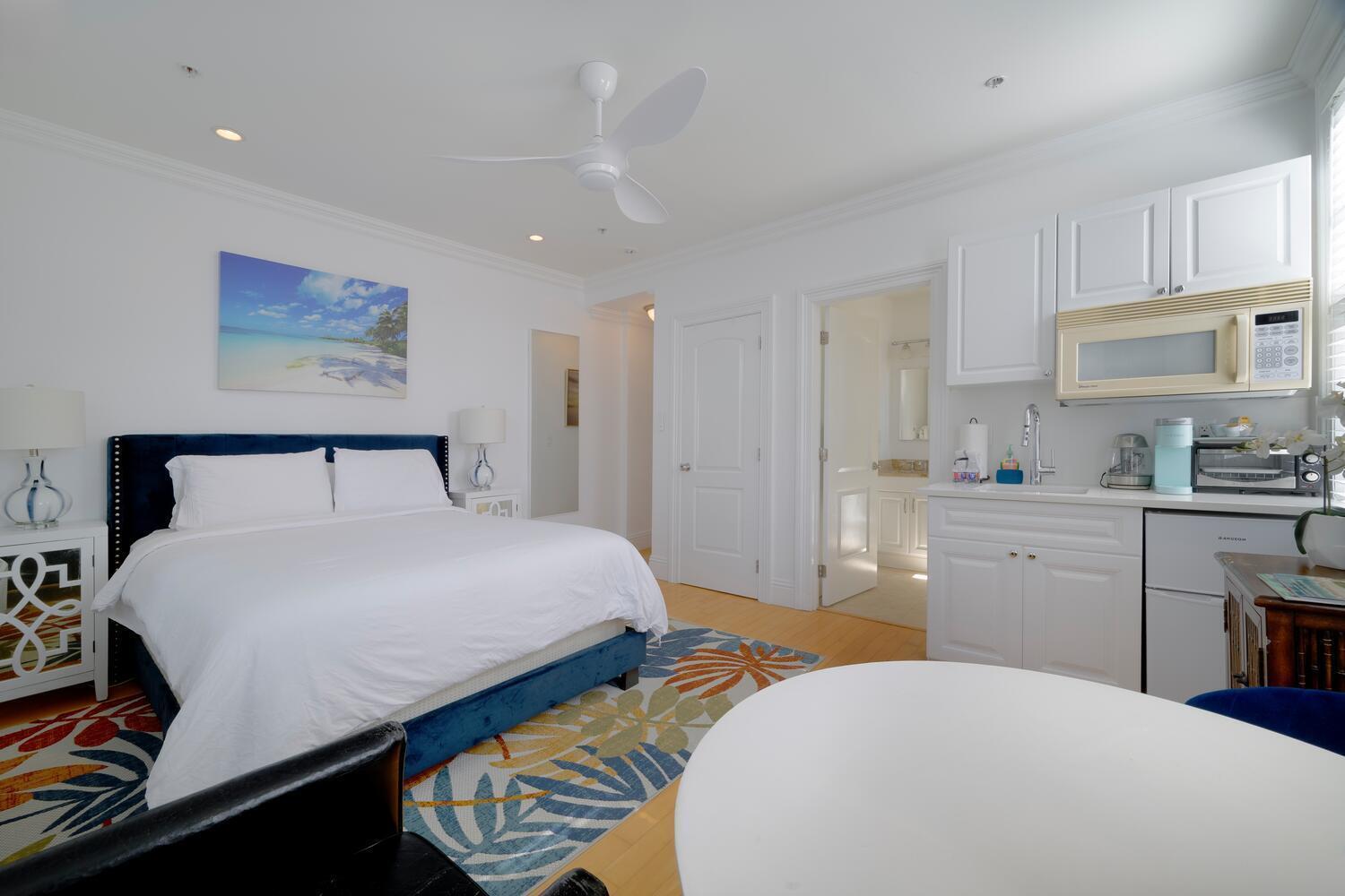 Live the Iconic Palm Beach Lifestyle! Welcome to your perfect getaway or investment opportunity in the heart of Palm Beach! This exclusive corner studio in the historic Palm Beach Hotel offers peaceful Eastern and Southern exposures, flooding the space with natural light throughout the day.Fully furnished and thoughtfully curated, this charming residence features:
-A queen-sized bed
-Hardwood floors
-A cozy dining nook for two
-A convenient kitchenette
-Comfortable, stylish furnishingsTucked away in a quiet section of the building, you'll enjoy serene neighborhood views and walkable beach access--just steps away from your door.