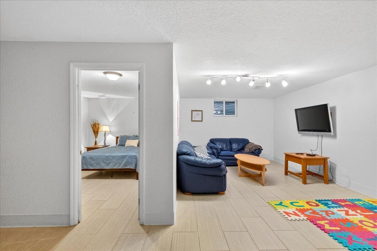 CEDAR RIDGE ESTATES - Residential