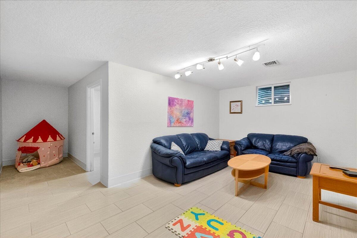 CEDAR RIDGE ESTATES - Residential