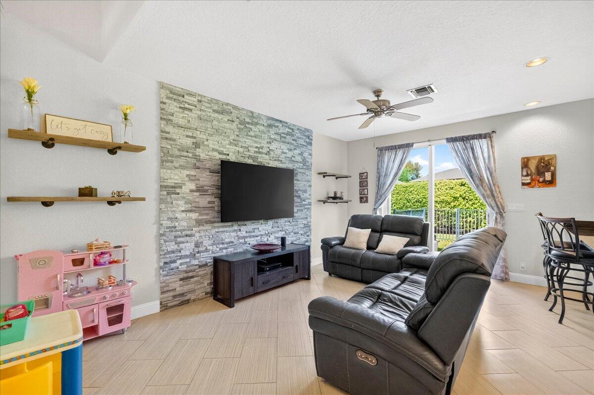 CEDAR RIDGE ESTATES - Residential