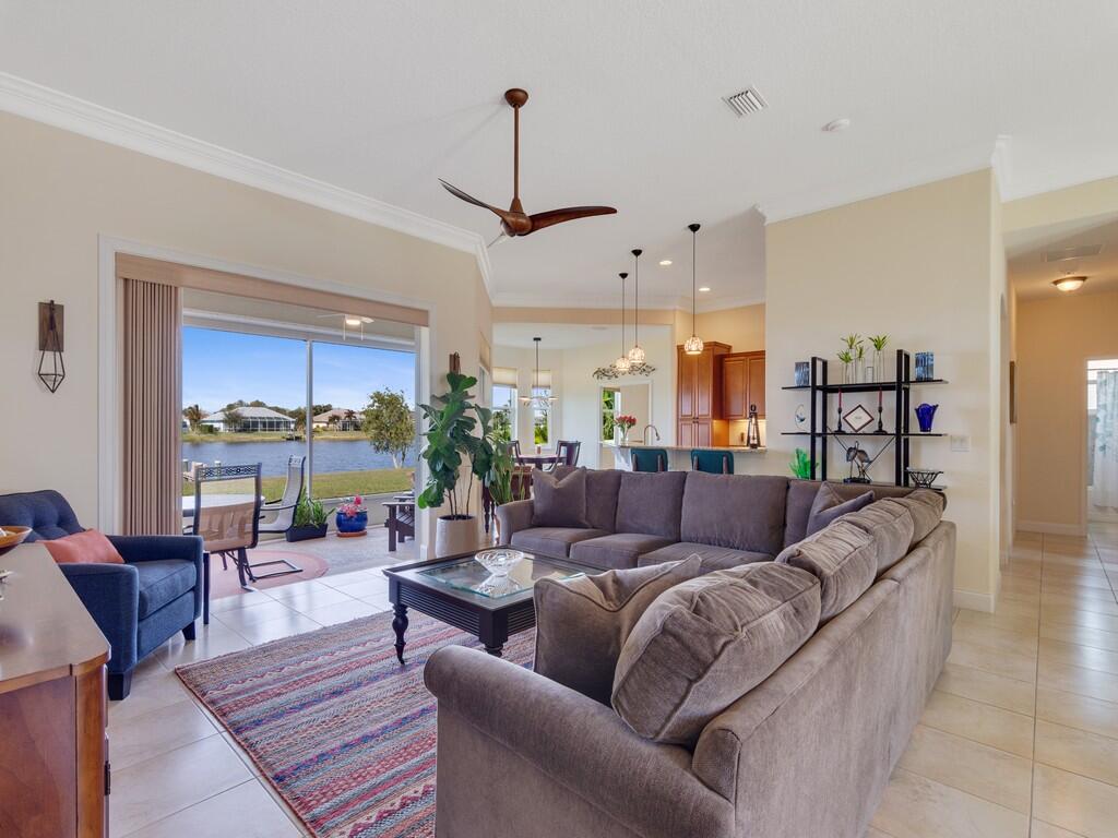 CROSS CREEK LAKE ESTATES - Residential