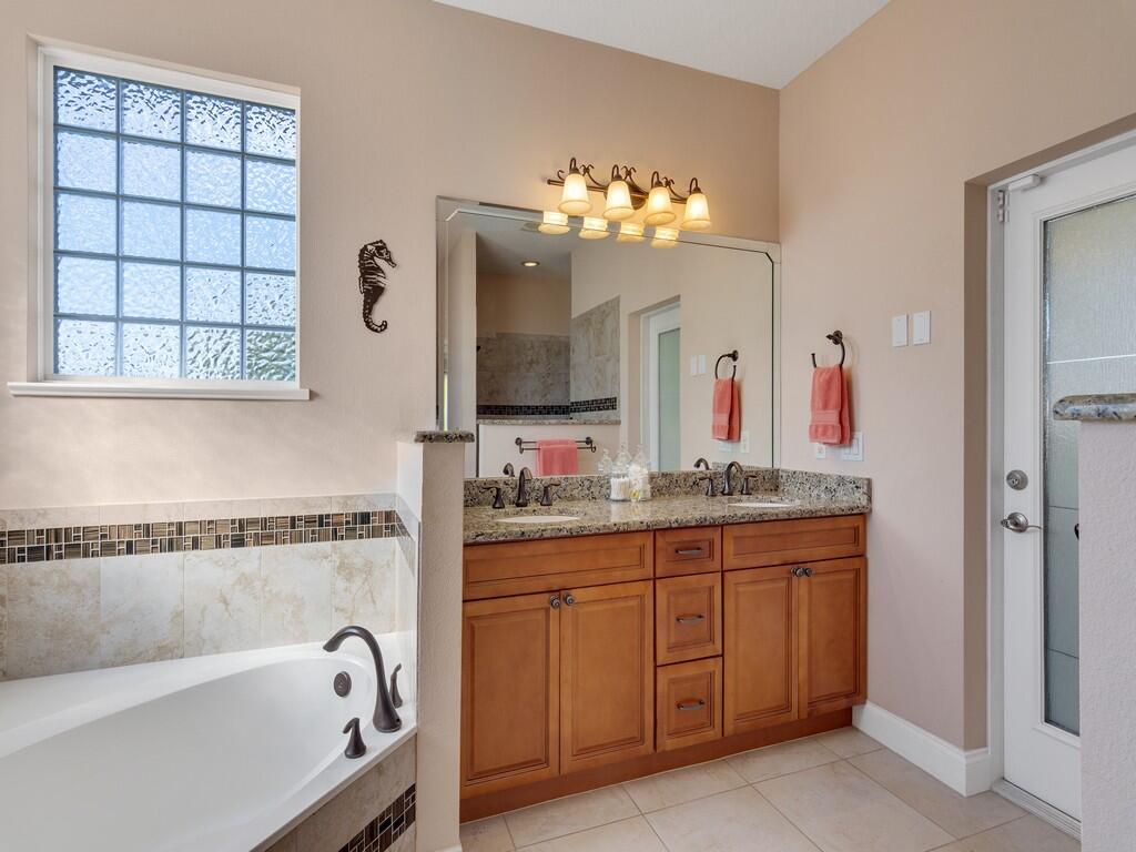 CROSS CREEK LAKE ESTATES - Residential