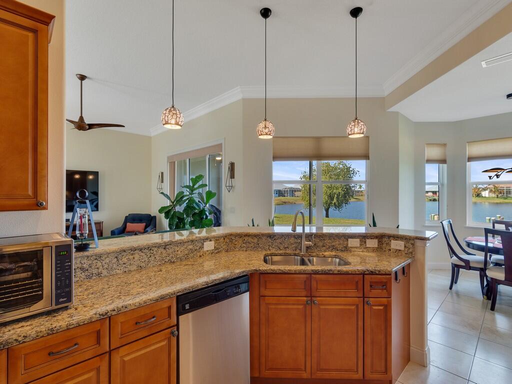 CROSS CREEK LAKE ESTATES - Residential