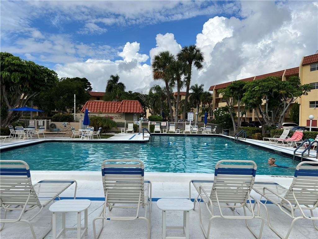 Island Club 3 - Residential