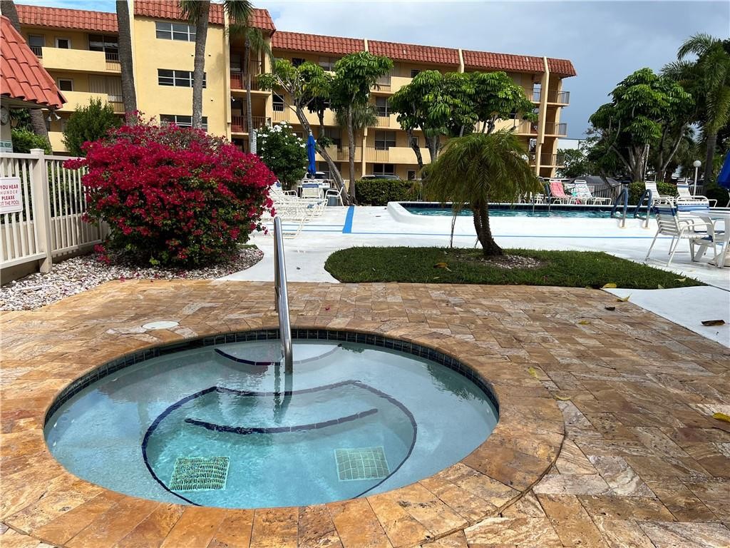 Island Club 3 - Residential