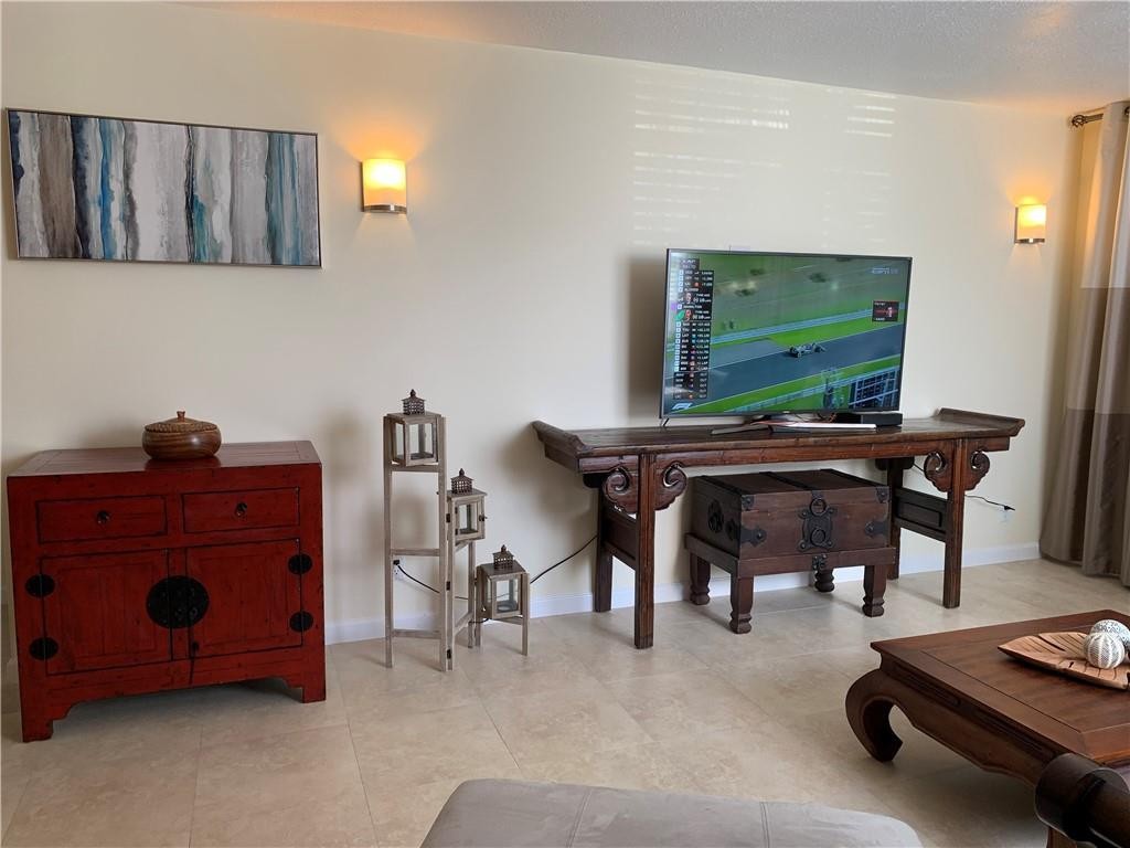 Island Club 3 - Residential